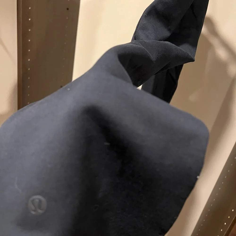 Lululemon Athletica Black Sweatpants with Elastic Waistband